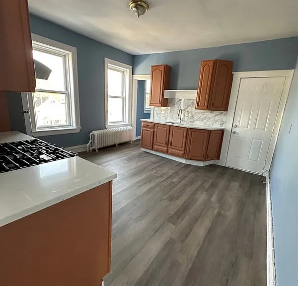 1577 Park Ave — Photo 8