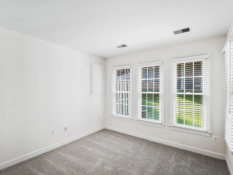 7720 Spoleto Ln — Photo 47
