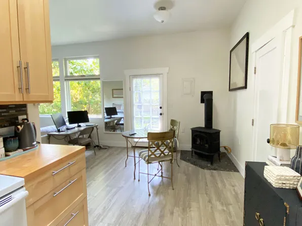 13730 1st Ave N #B, Seattle, WA 98177