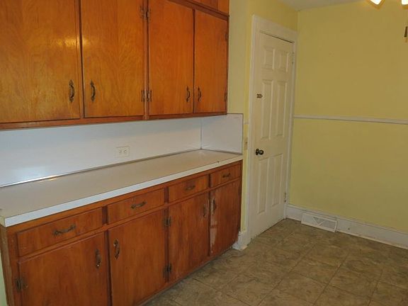 5th image of 5251 Franklin St
