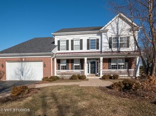 210 Congressional Ct, Vernon Hills, IL 60061