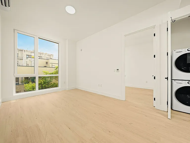 733 Lincoln Pl #1208 — Photo 3