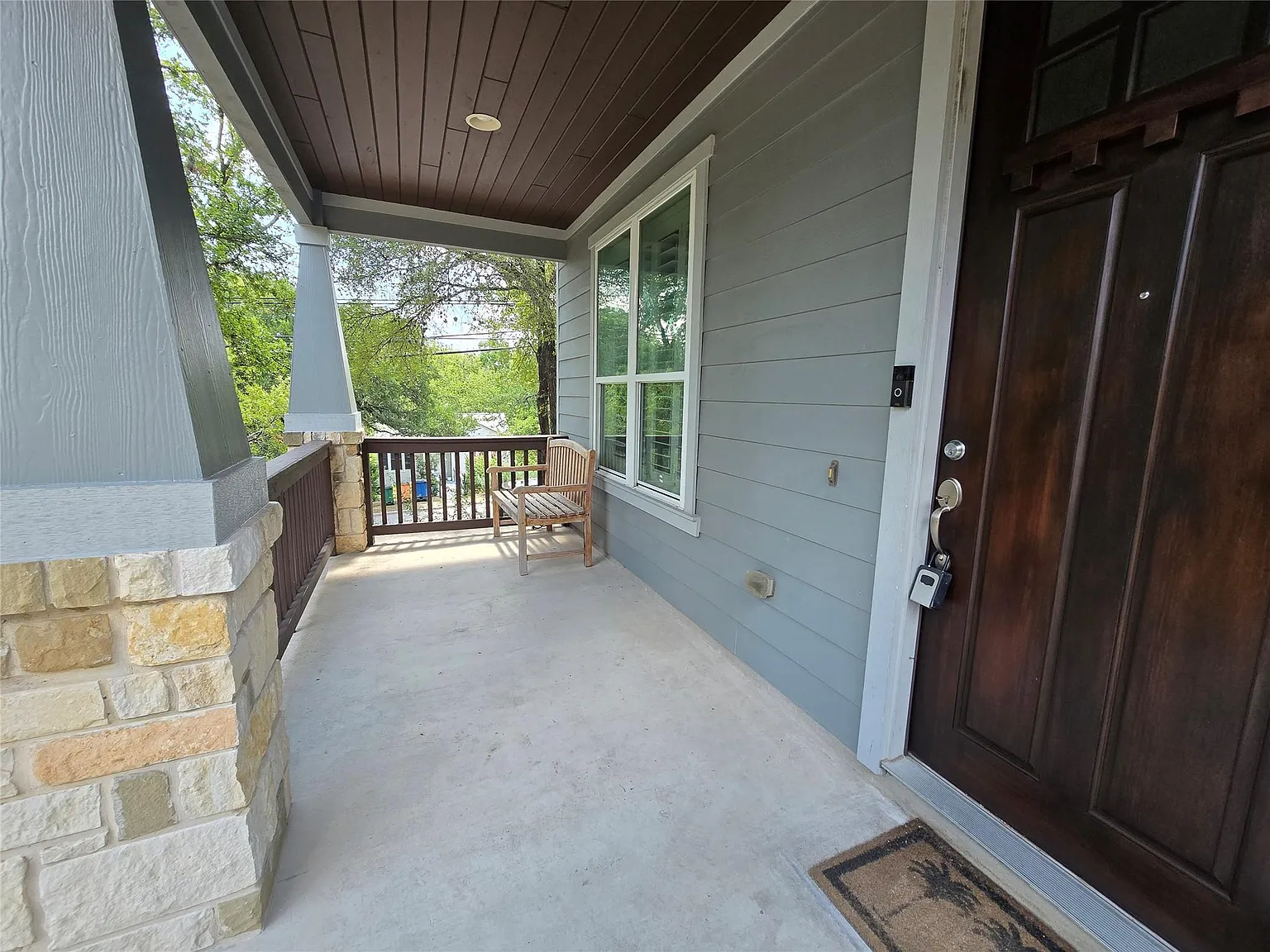 4 bed, 3.5 bath, 2324 sqft, $3,750 — Photo 3