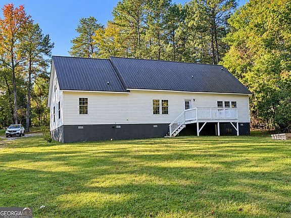 2nd image of 3027 McComb Ct NE