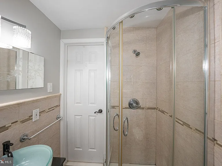 625 Chelten Hills Dr — Photo 41