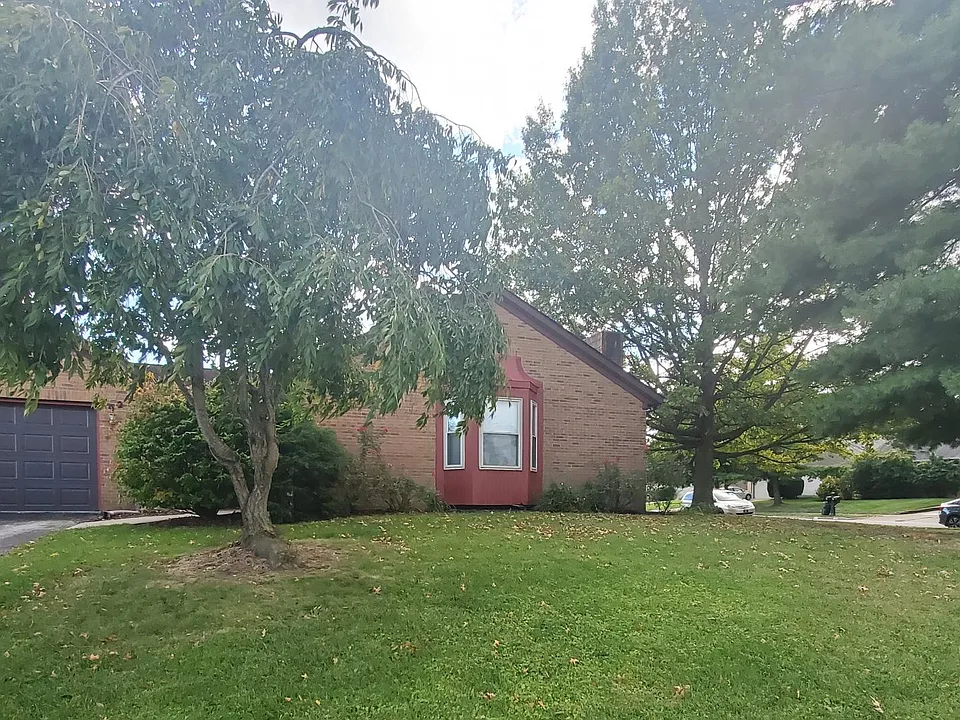90 Groton Dr