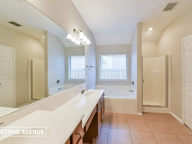5828 Fathom Dr — Photo 12
