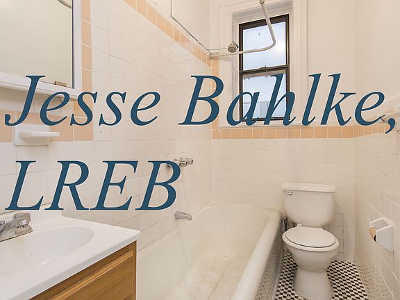 5th image of 2206 38th St APT 2G