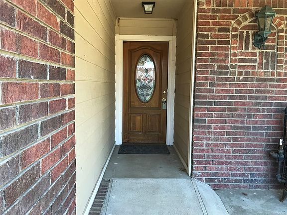 3rd image of 12515 E 27th Pl