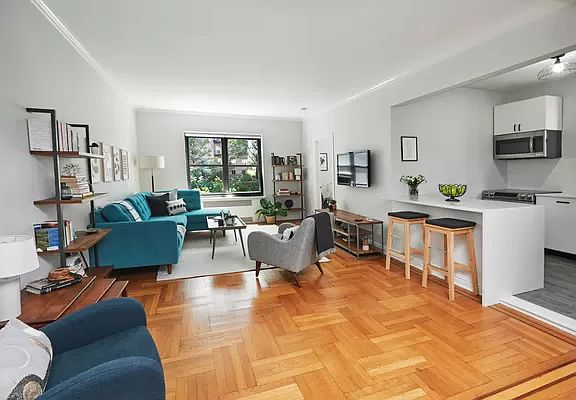 2nd image of 230 Park Pl APT 2F