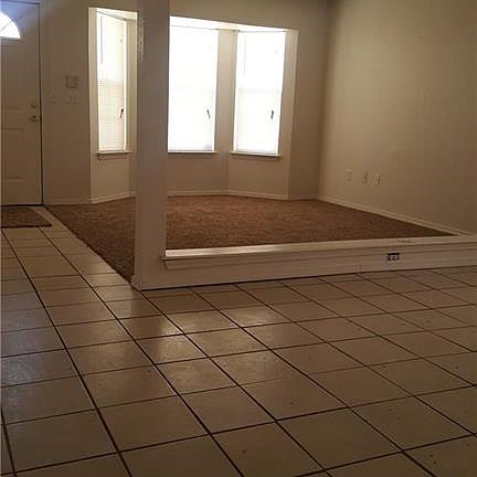 2nd image of 1800 Loanda Ln