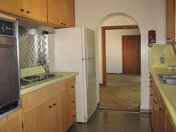 5th image of 803 Smalley Ave APT 8