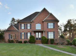 8876 Centergrove Place Ct, Clemmons, NC 27012