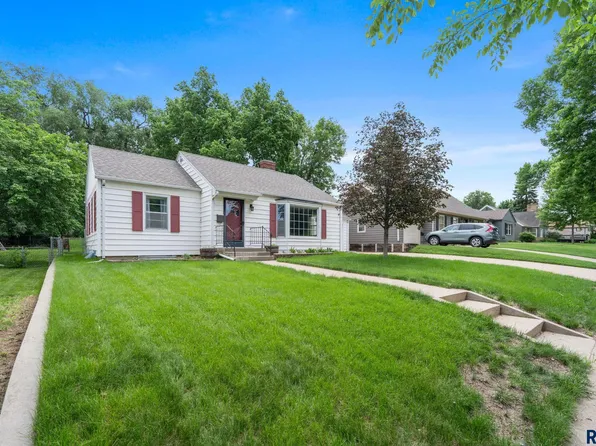 2422 S Main Ave, Sioux Falls, SD 57105