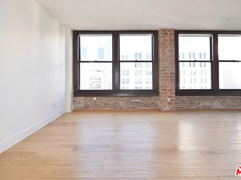 460 S Spring St #701 — Photo 2