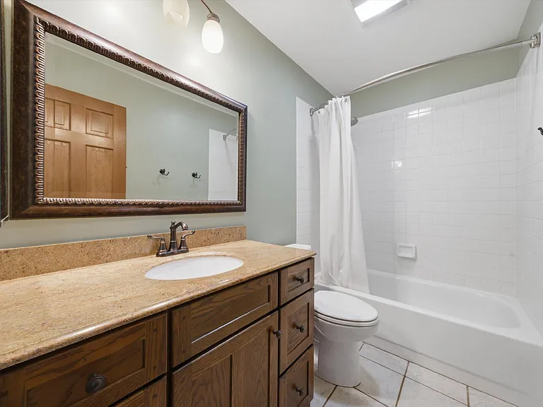854 Deep Woods Ct — Photo 33