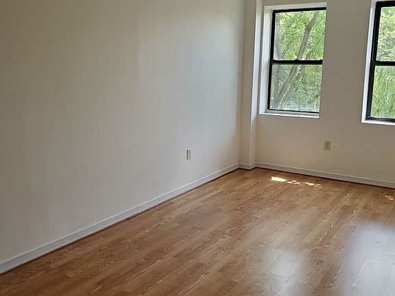 3rd image of 114 W 133rd St #3B