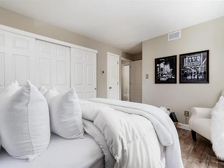 1239 Creve Coeur Crossing Ln #G — Photo 11