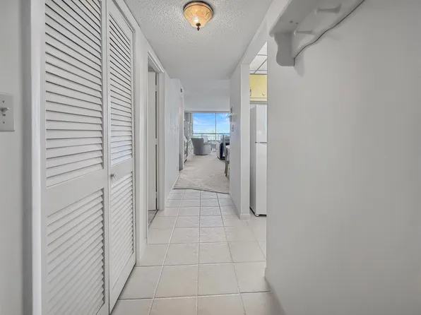 555 NW 4th Ave APT 401, Boca Raton, FL 33432