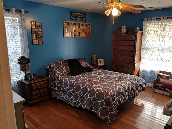 3rd image of 258 Brookfield Cir