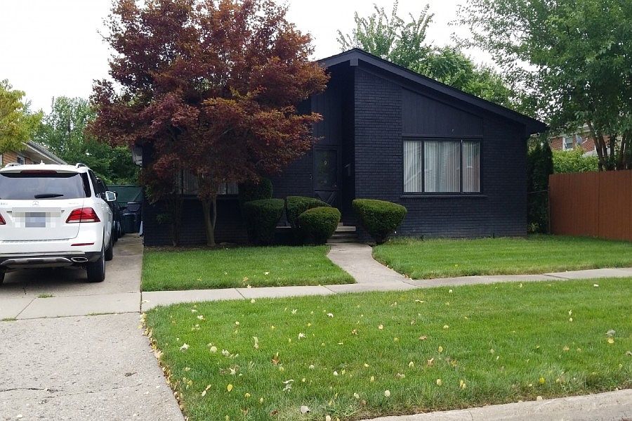 1st image of 24530 Seneca Ave