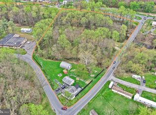 2 Lovers Ln, Pine Grove, PA 17963