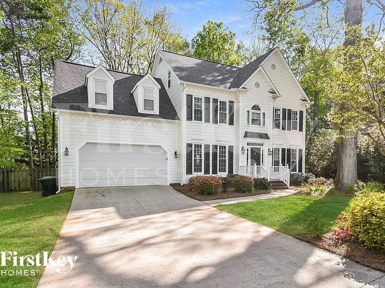 11 Stonebury Ct — Photo 2
