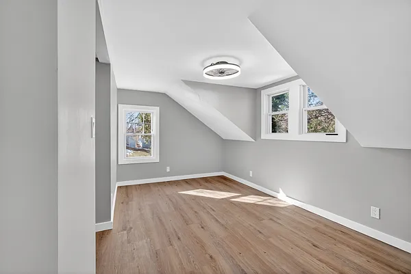 627 24th St — Photo 38