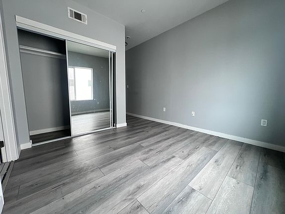 4th image of 11344 Hatteras St #Z12