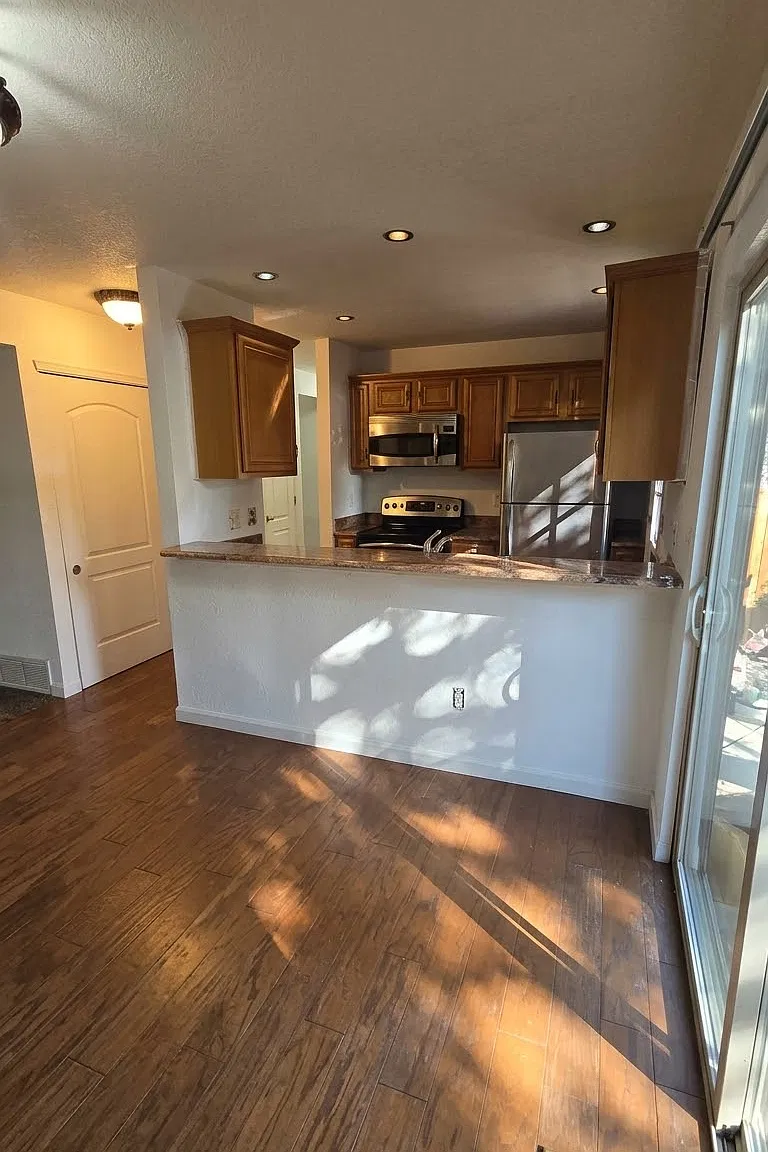 3 bed, 1944 sqft, $2,700 — Photo 3
