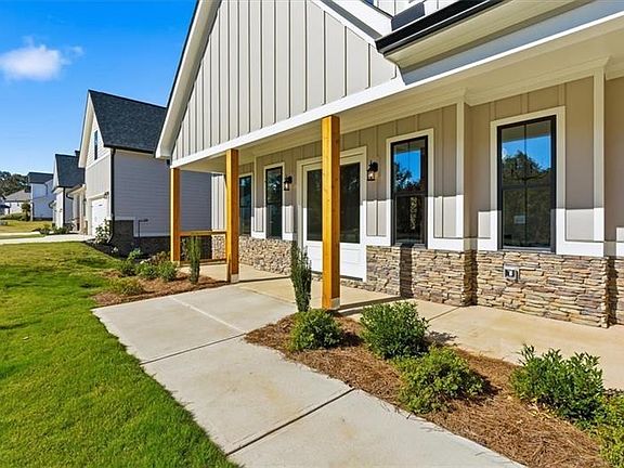 5th image of 28 Bridgestone Way SE