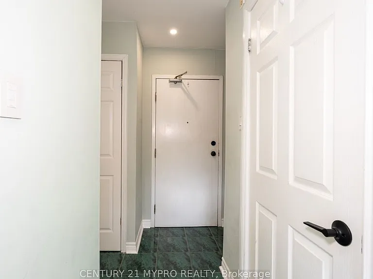 98 Cornell Park Ave #B202 — Photo 14
