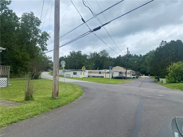 528 W Vincent St, Ligonier, PA 15658
