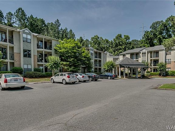 3rd image of 1747 Jack Warner Pkwy APT 303-B