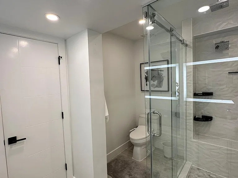 350 Thunderbird Dr #14 — Photo 11