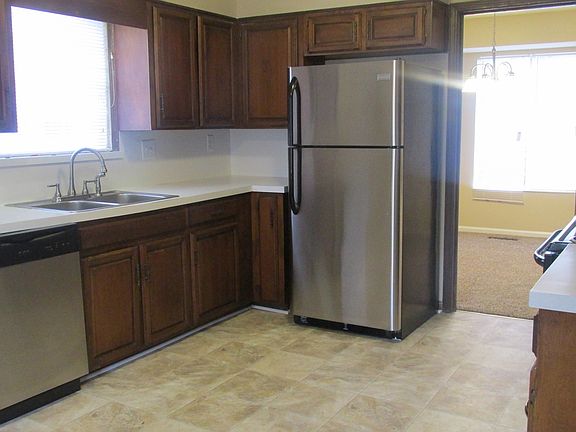 Appliances include Dishwasher and Refigerator