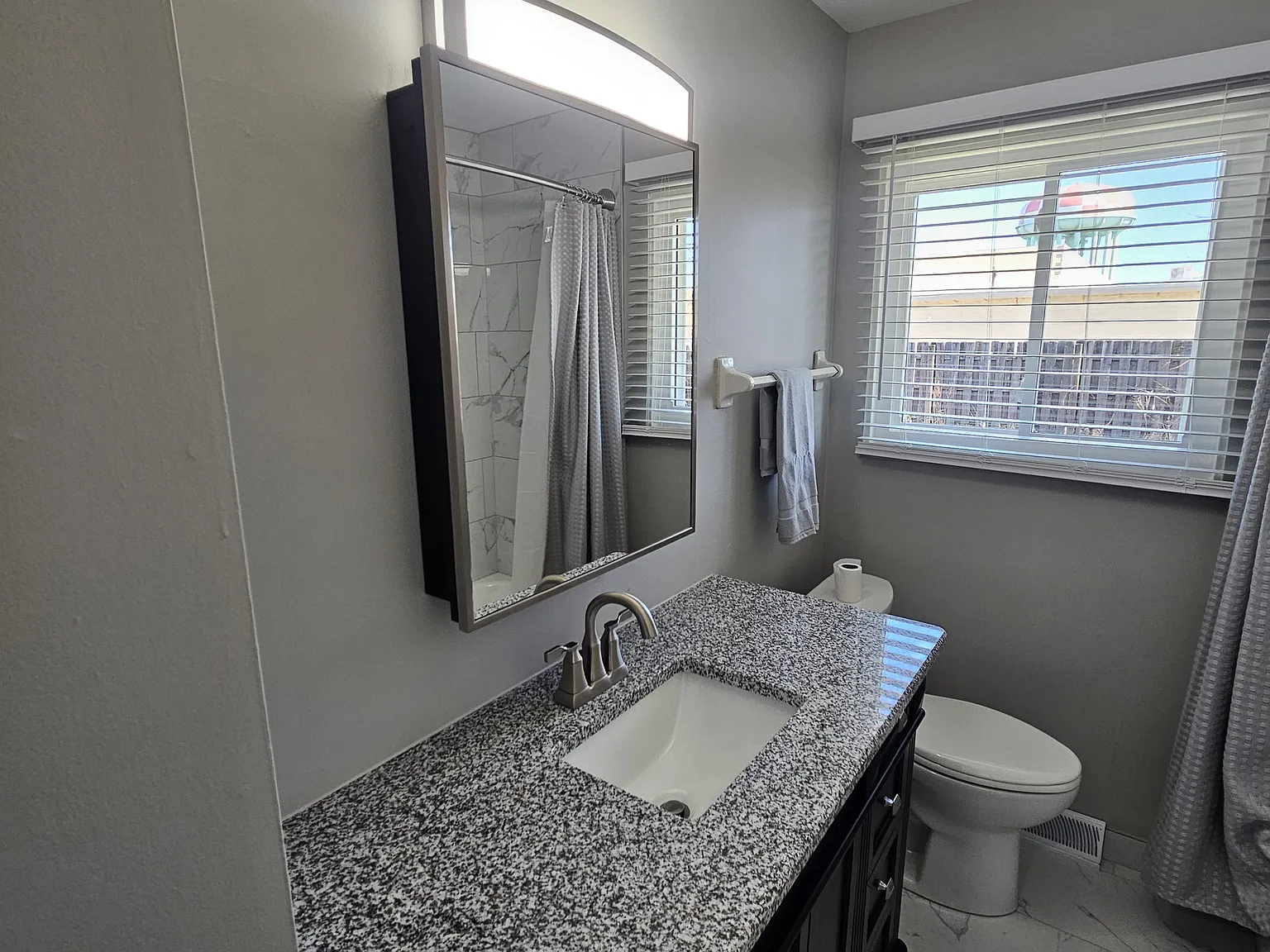 2 bed, 1000 sqft, $2,000 — Photo 4