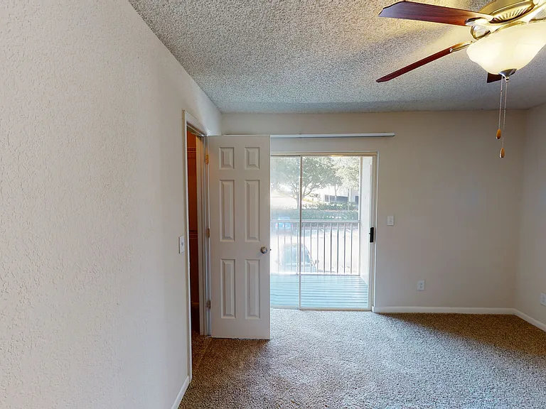 Altamira Place Apartment Homes — Photo 95