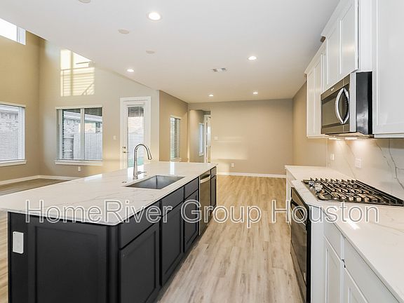 4th image of 3364 Voda Bend Dr