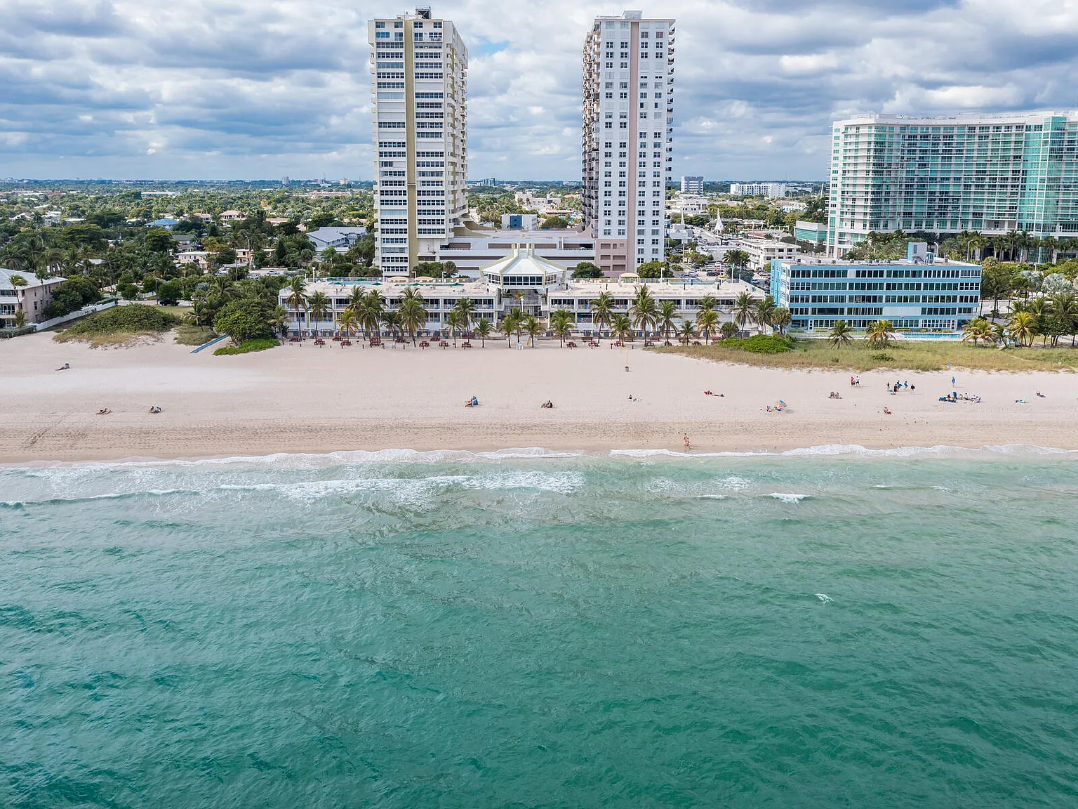 1 bed, 1.0 bath, 738 sqft, $1,900 — Photo 1