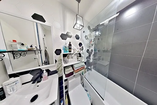 Rented by Zee Management LLC | media 29