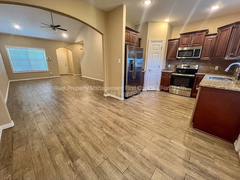 6715 Maribette Rd — Photo 3