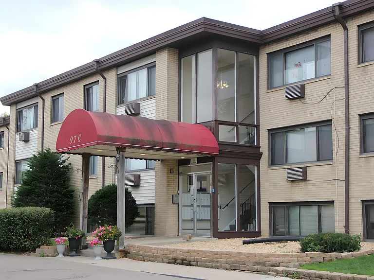 Twin Pines Apartments — Photo 32