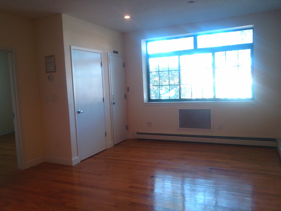 1st image of 4011 Bronxwood Ave #1