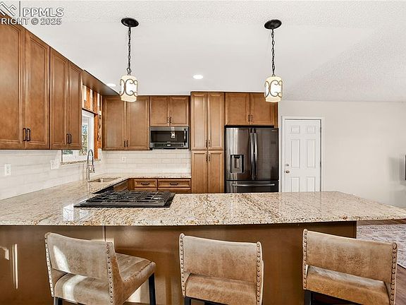 5th image of 6520 Ashcroft Dr