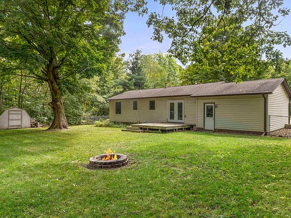 4th image of 8692 Red Pine Dr