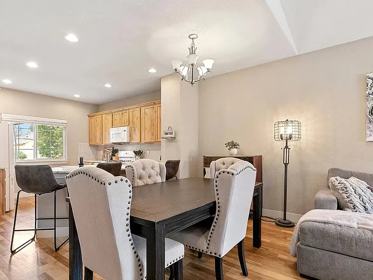 1162 Village Cir — Photo 3