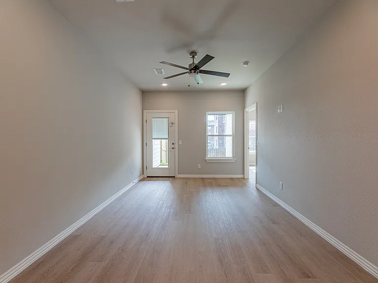 1607 Casuarina Dr #1 — Photo 10