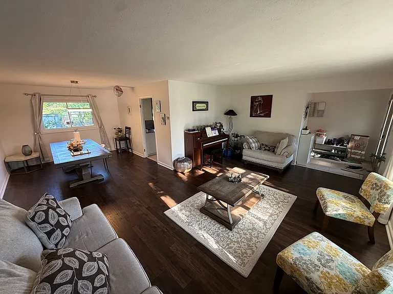 2769 Richmond Rd — Photo 3