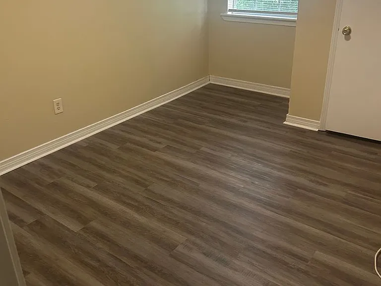 215 Peggy St — Photo 10